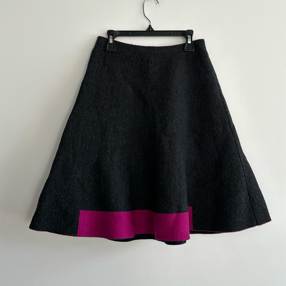 Wool skirt made in Italy. Size S .
